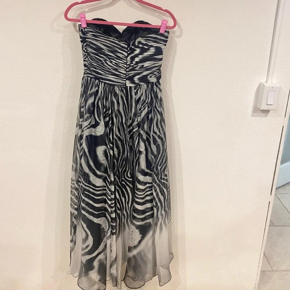 La Femme Zebra Print Strapless Gown Size 2 VGUC - Picture 4 of 4